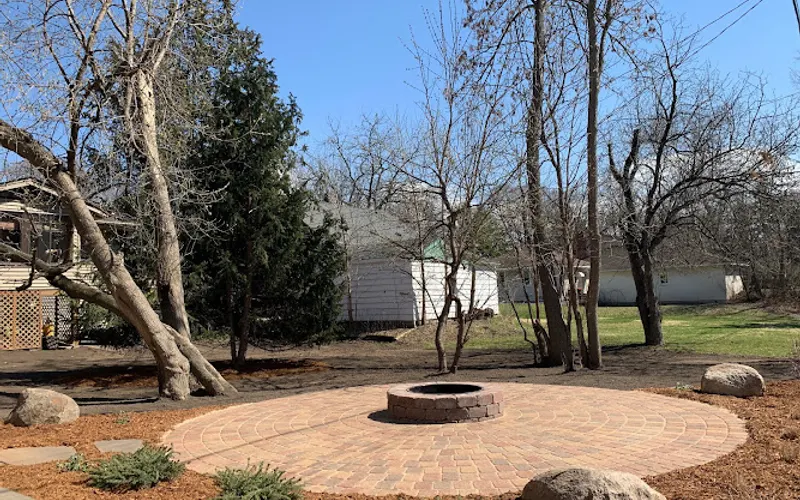 Rick Buberl & Son Black Dirt — Mulch supplier