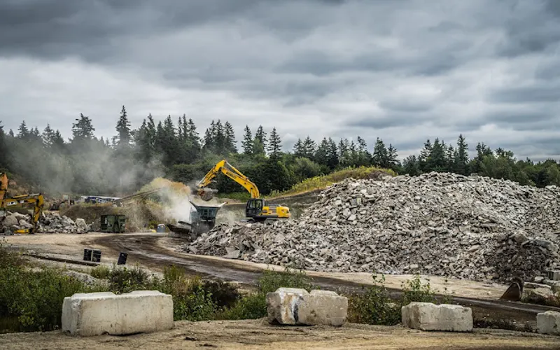 Lloyd Enterprises Inc - Materials Pit Location — Topsoil supplier