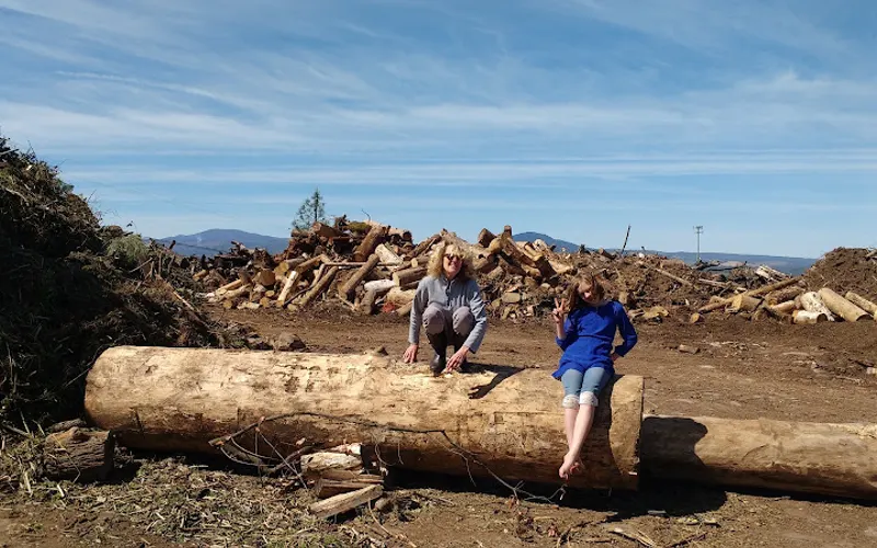 Quackenbush Mountain Resource — Topsoil supplier