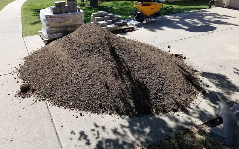 Dennis Bosley Topsoil — Topsoil supplier