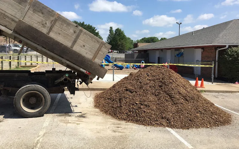 K&M Services — Mulch supplier