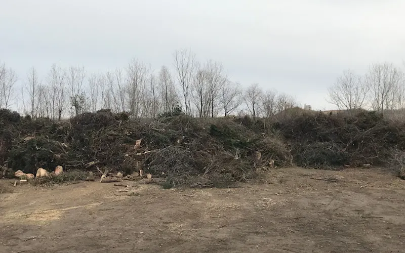 The Mulch Store (closed for the season) — Mulch supplier