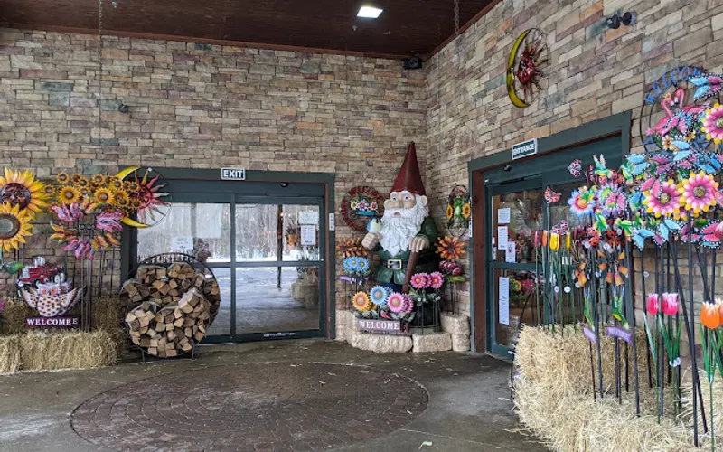 Maria Gardens Center — Garden center