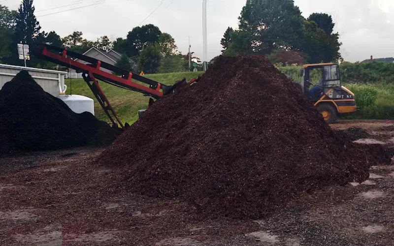 American Mulch & More — Mulch supplier