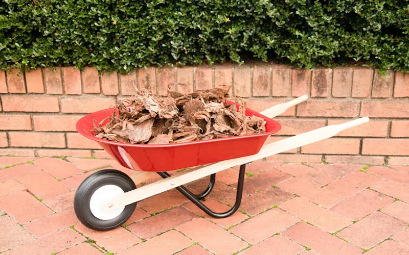 Hensons' Mulch & More — Mulch supplier
