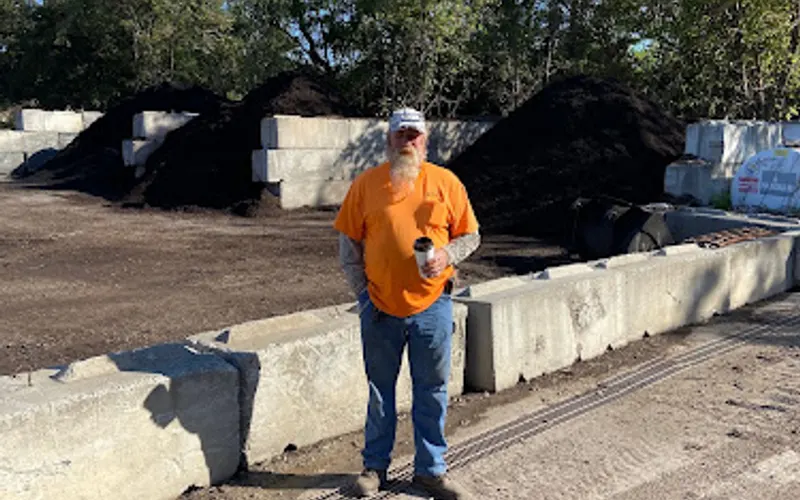 Living Earth - Central Knoxville — Mulch supplier
