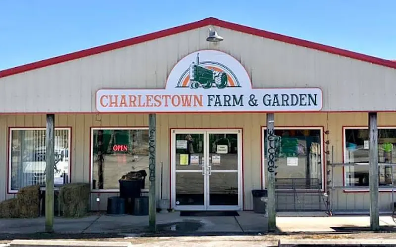 Charlestown Farm & Garden — Garden center