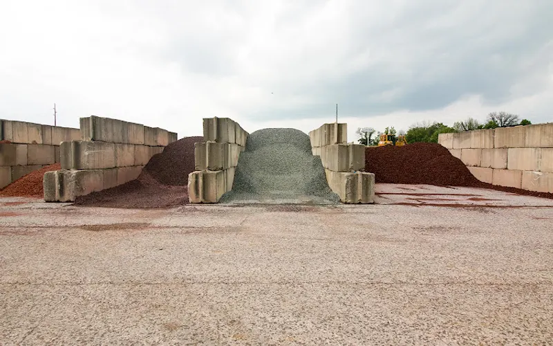 Earth First of Kentuckiana Inc — Landscaping supply store