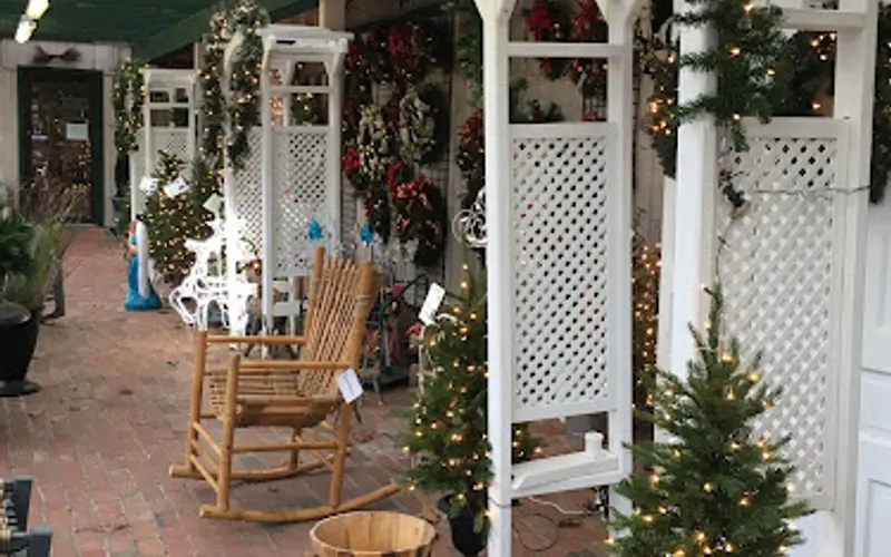 McNaughton's Gardens — Garden center