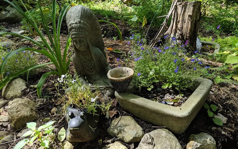 Jessica's Garden- Mulch Delivery — Mulch supplier