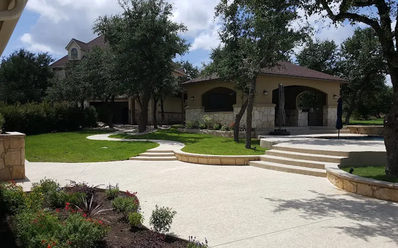 Everything Outdoors — Landscaper