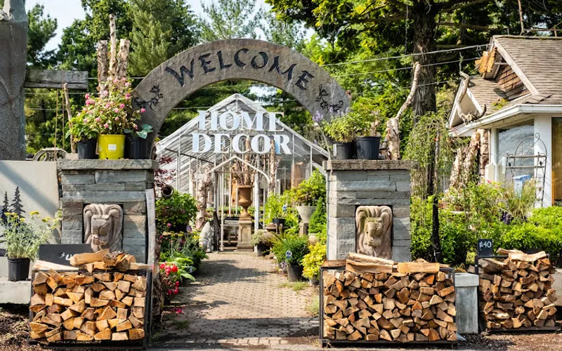 Denny Wiggers Garden Center — Topsoil supplier