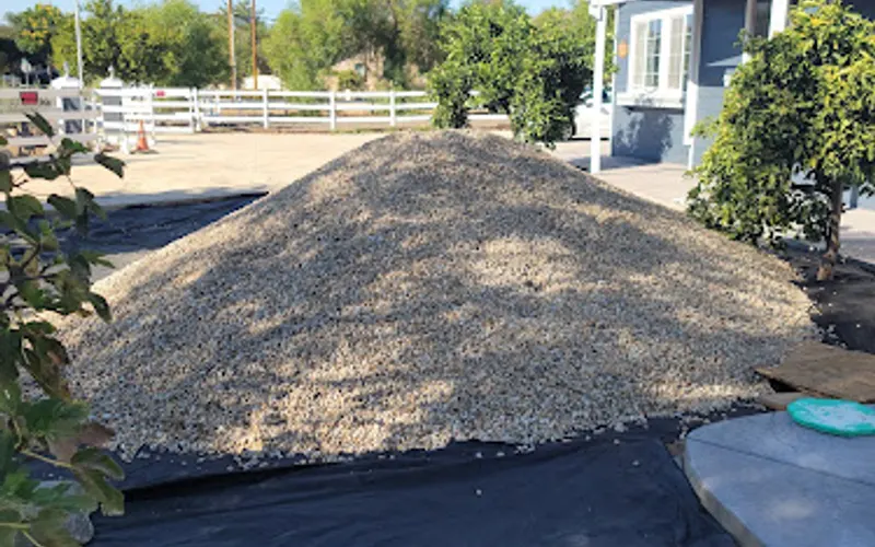 M & M's Landscape Supply Yard — Landscaping supply store