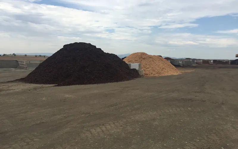 Crown Hill Stone Supply, LLC — Topsoil supplier