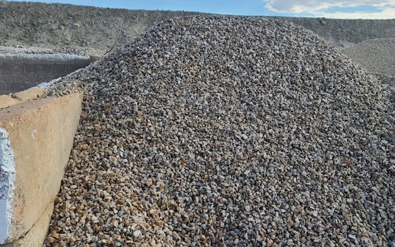 Desert's J&L Rock — Landscaping supply store
