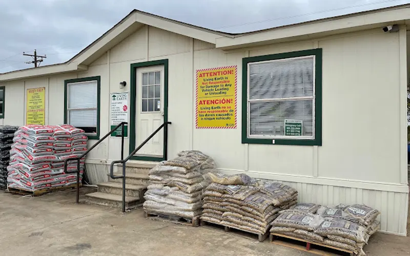 Living Earth - Flower Mound — Mulch supplier