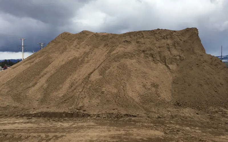 Townsend Trucking — Topsoil supplier