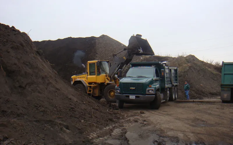 Dale Green Company — Topsoil supplier