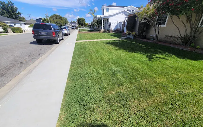 Heavenly's Lawn Care — Lawn care service