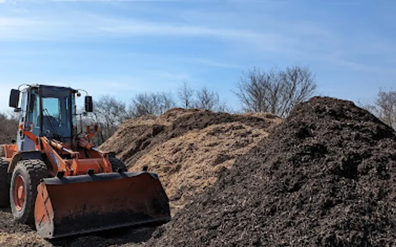Wisconsin Mulch Co. — Mulch supplier