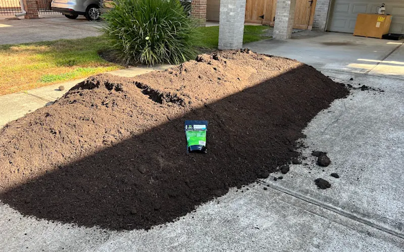 Hippie Fertilizing — Lawn care service