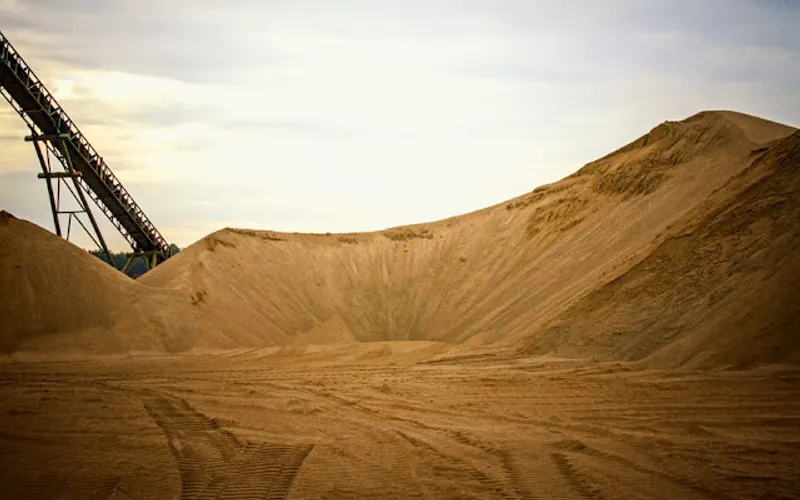 Neer's Sand & Gravel — Sand & gravel supplier