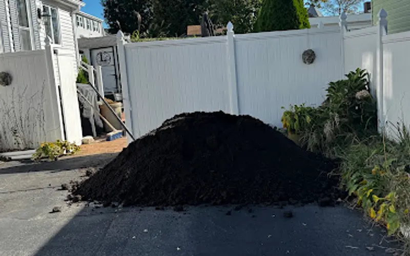 Boston Landscape Supply — Sand & gravel supplier