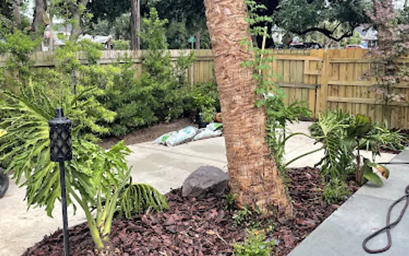 Earth Scape | Lawn Care Service, Lawn Maintenance, Lawn Service, Commercial Landscape Design — Lawn care service