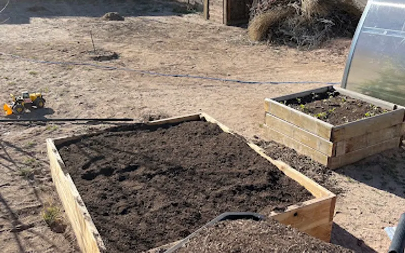 Soilutions — Topsoil supplier