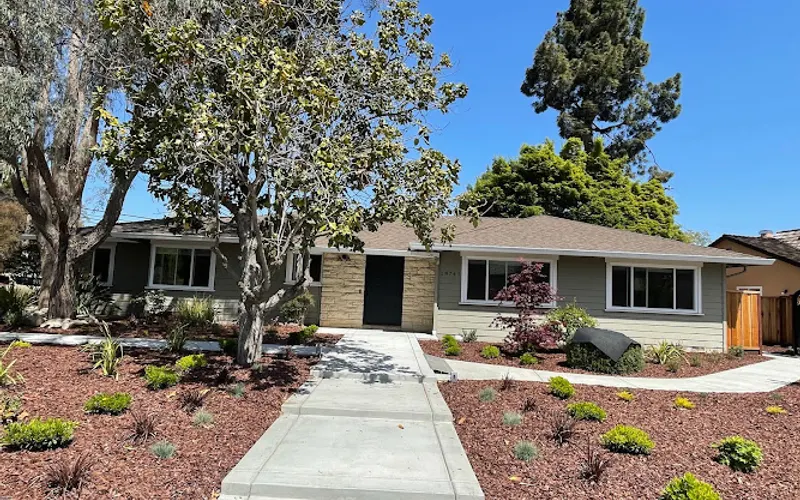 Aravat Landscaping Inc — Landscaper