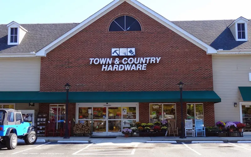 Town & Country Hardware — Hardware store