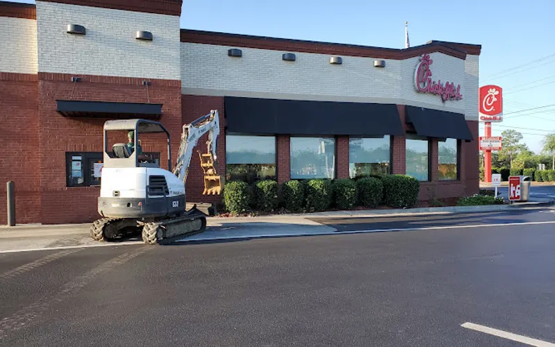 J&J Lawn & Landscape Maintenance Inc — Lawn care service