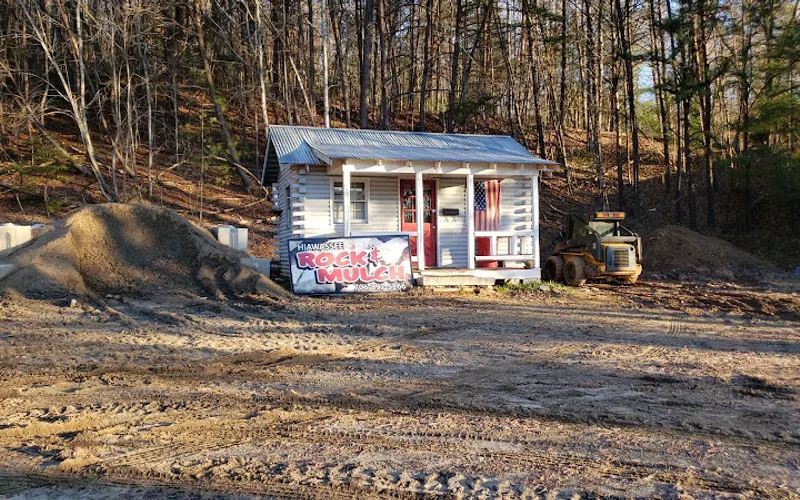 Hiawassee Rock & Mulch — Mulch supplier