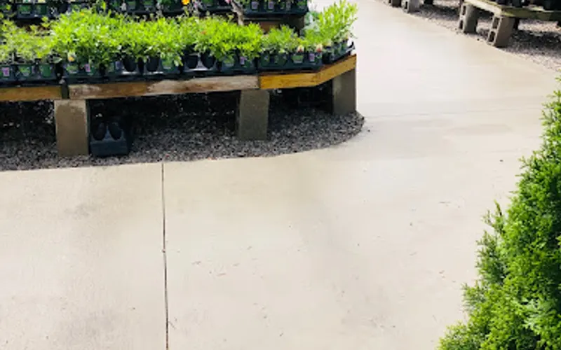 Maria Gardens Center — Garden center