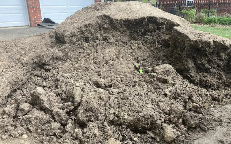 Saunders Landscape Supply — Mulch supplier