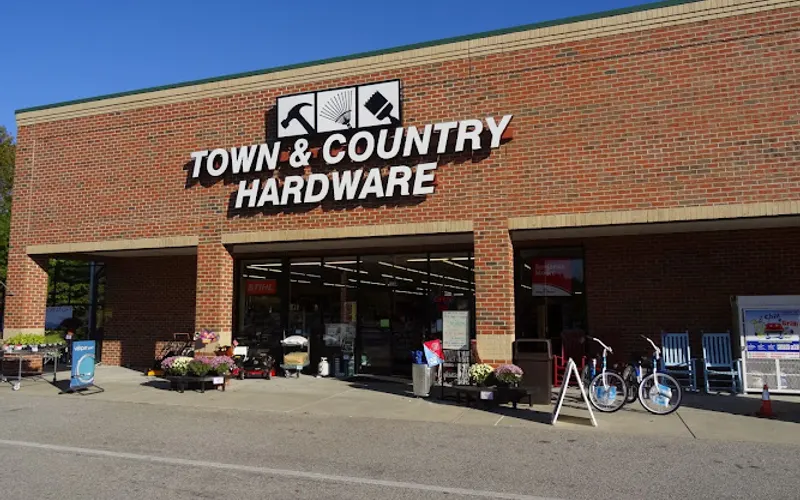 Town & Country Hardware — Hardware store