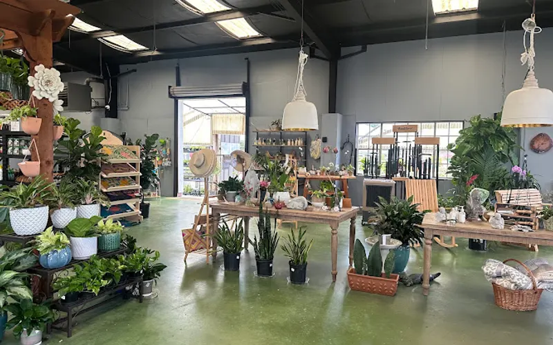 Martin's Nursery and Landscape - Commercial Pickup Warehouse — Garden center