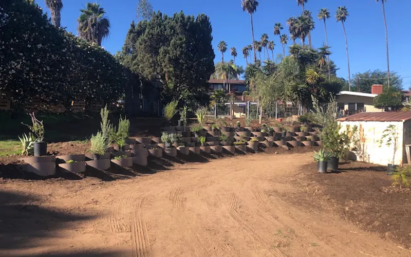 Dirt Locker — Landscaping supply store