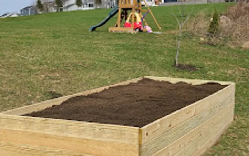 Rinaldi Topsoil — Landscaping supply store