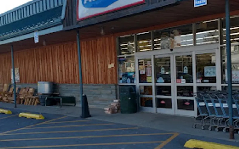 Binghamton Agway — Garden center