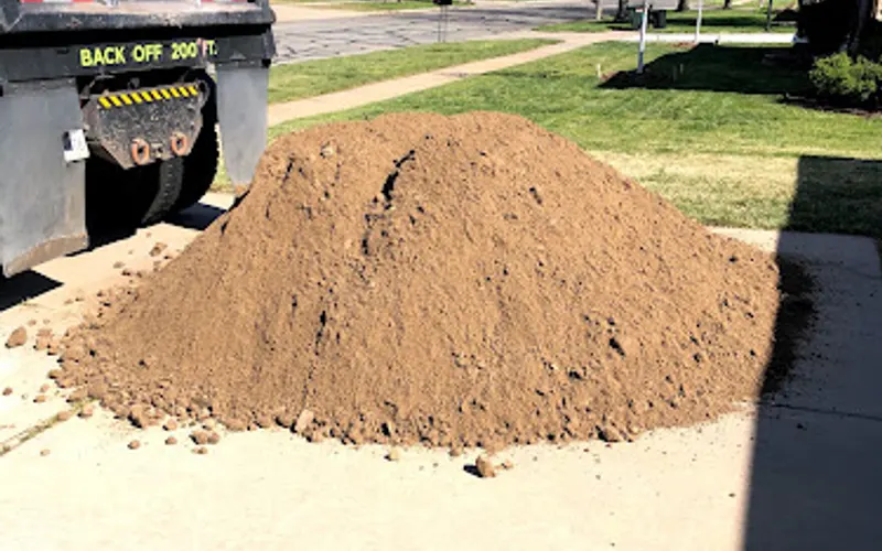 Sater Small Haul — Topsoil supplier