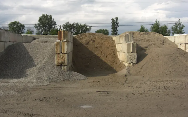 Rocks 'n' Roots — Landscaping supply store