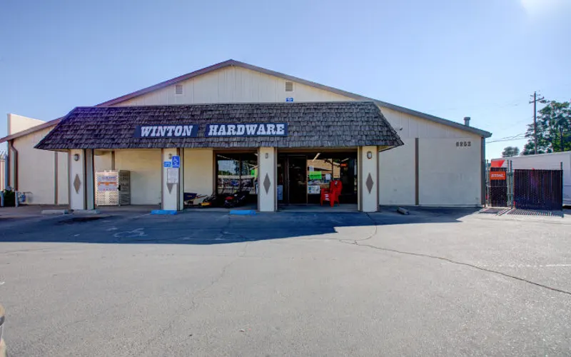 Winton Hardware — Hardware store