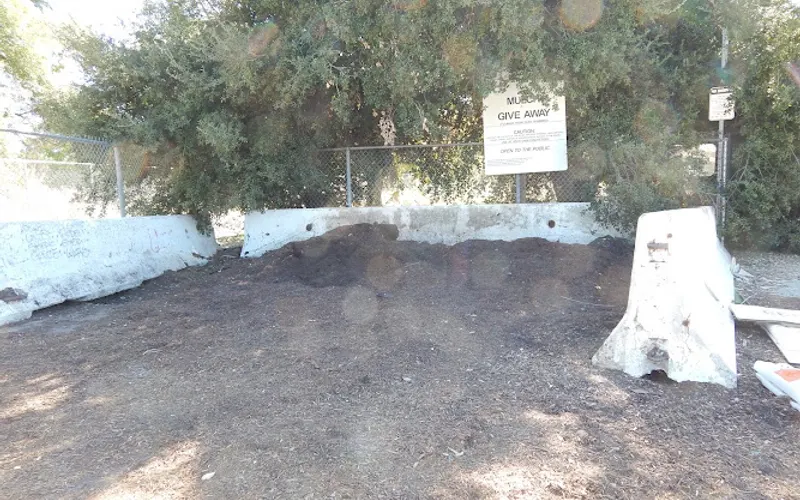 LA Compost — Mulch supplier