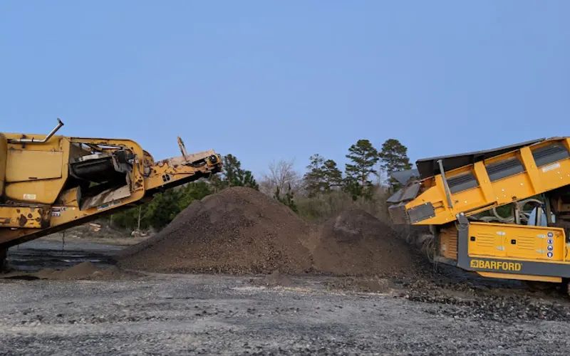 Pioneer Hauling & Landfill — Trucking company