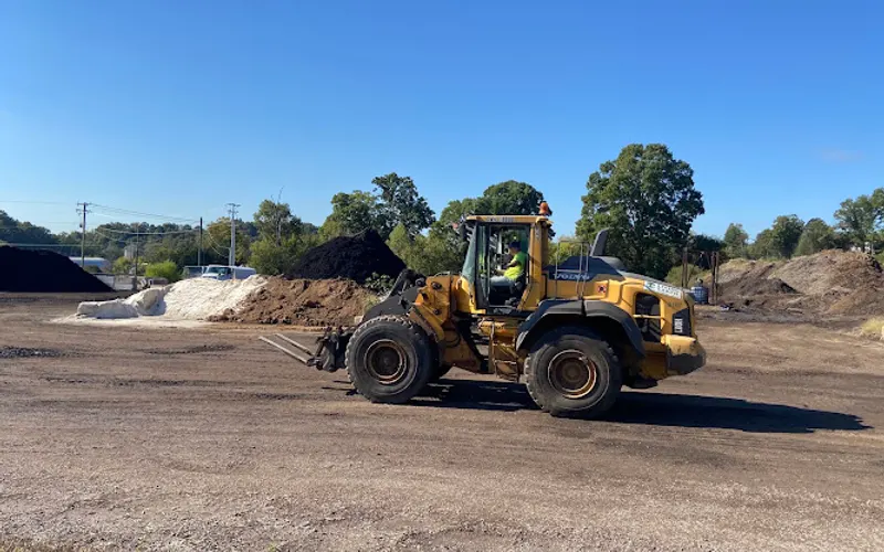 Living Earth - Knoxville Rutledge Pike — Topsoil supplier