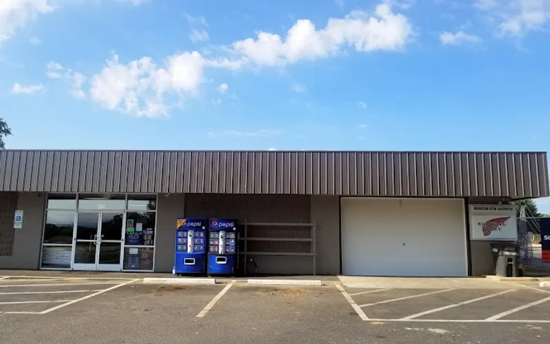 Mountain View Hardware LLC @ Hays — Hardware store