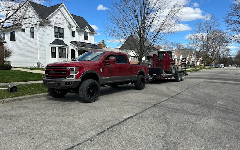 Lucas Excavating LLC — Excavating contractor
