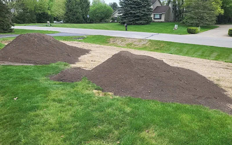 LoRea Topsoil & Aggregate — Topsoil supplier