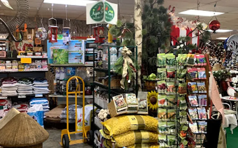 Snavely's Garden Corner — Garden center